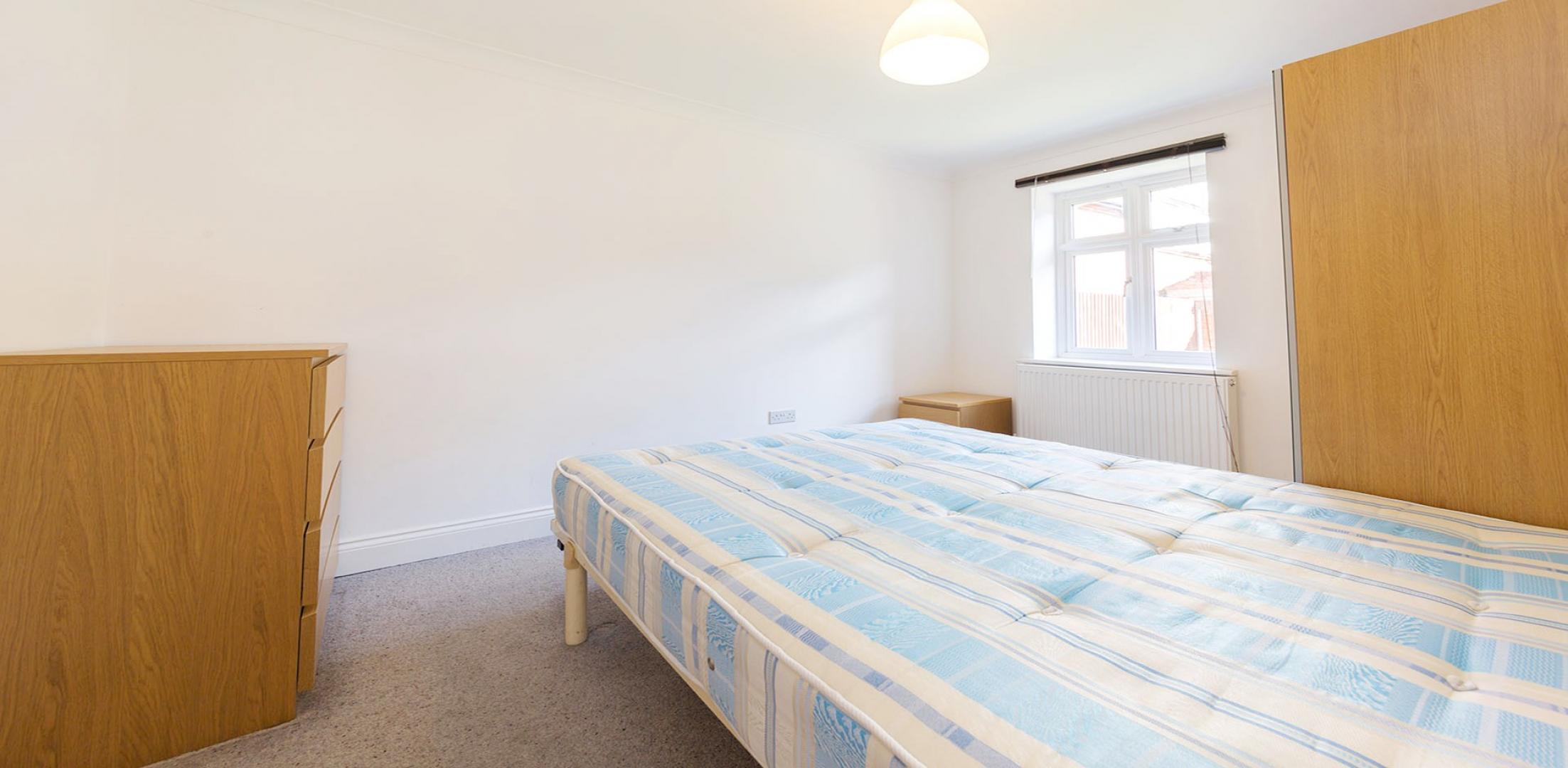 			2 Bedroom, 1 bath, 1 reception Flat			 Heathfield Park, WILLESDEN GREEN